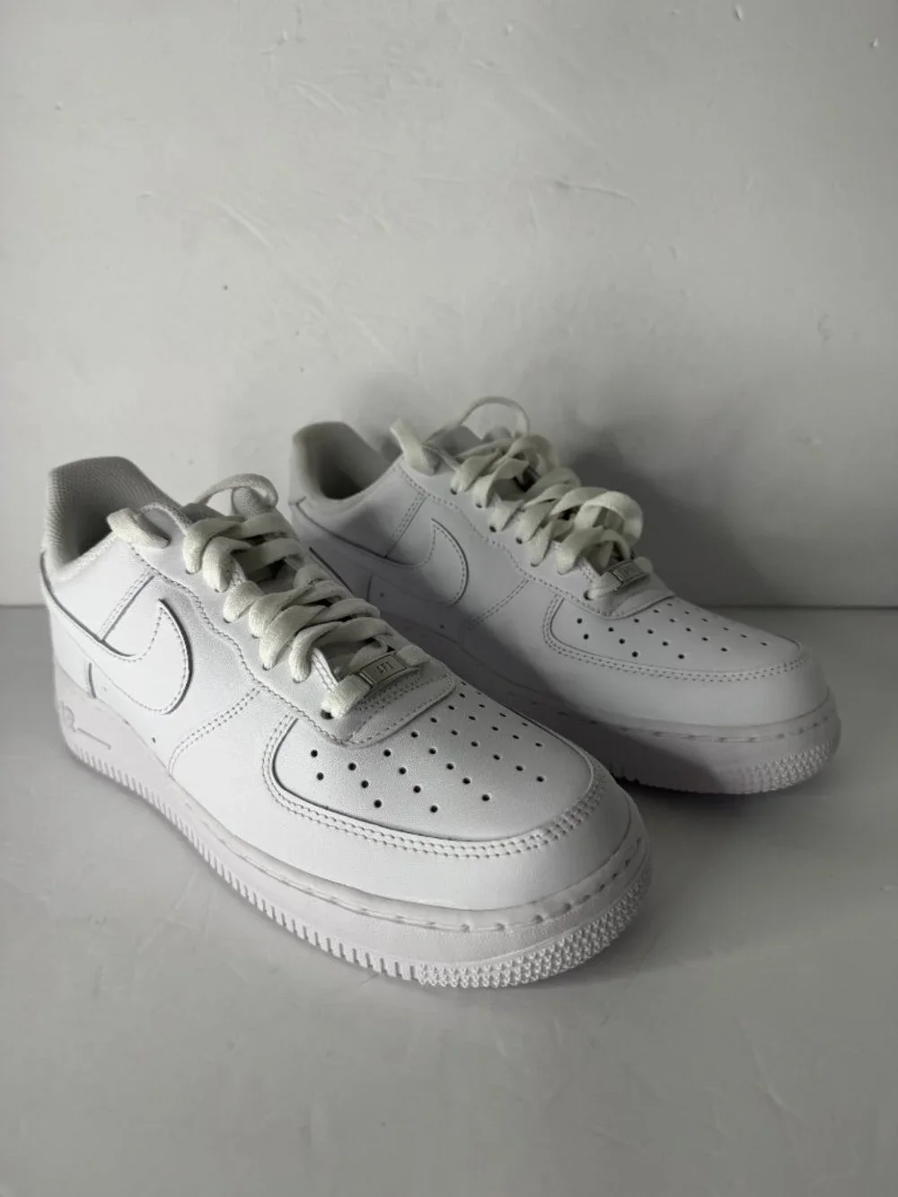 NIB Nike Air Force 1 '07 All White Sneakers Women's US 10 EU 40